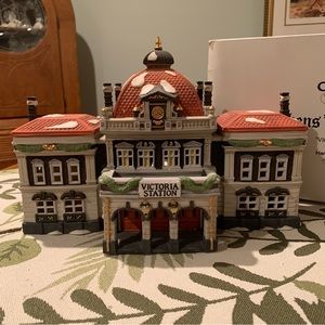 Spectacular! Victoria Station Dept 56, Dickens Village Series. Perfect! Vintage!